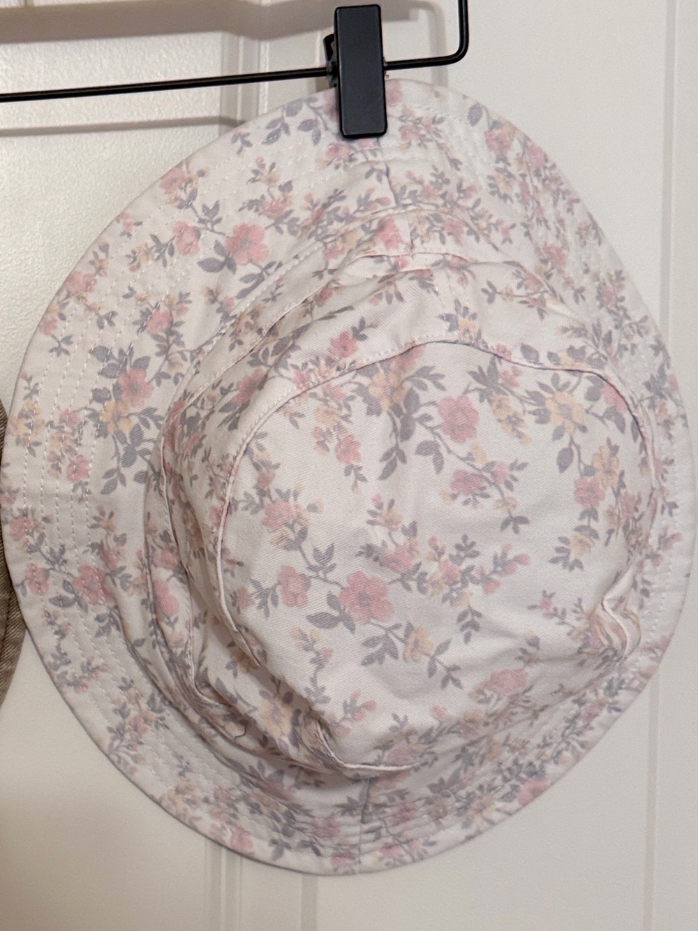American Eagle Outfitters Floral Pink Gray Bucket Hat